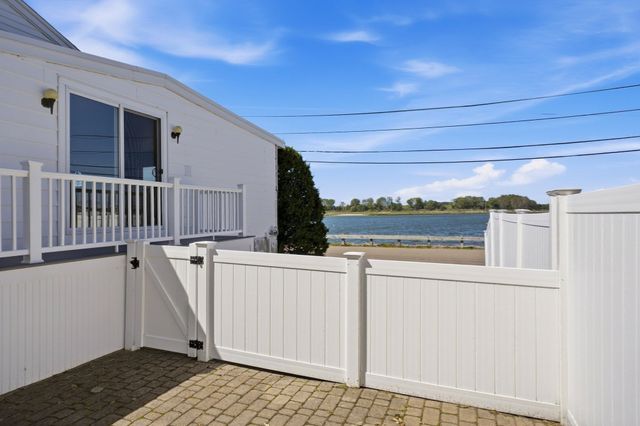 195 Mills Ave, Revere, MA 02151