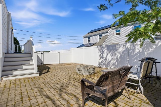 195 Mills Ave, Revere, MA 02151