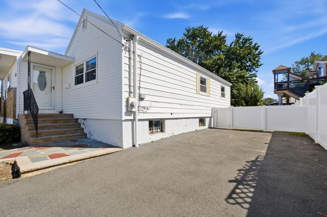 195 Mills Ave, Revere, MA 02151