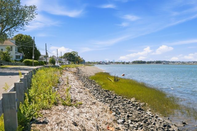 195 Mills Ave, Revere, MA 02151