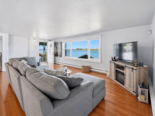 195 Mills Ave, Revere, MA 02151