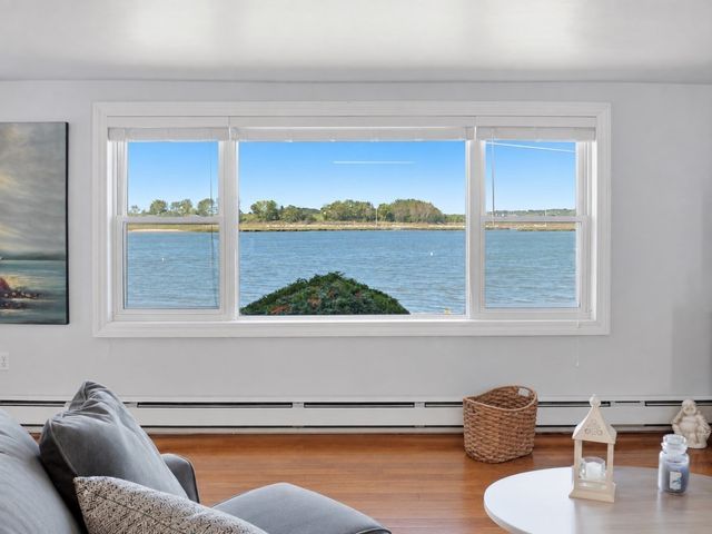 195 Mills Ave, Revere, MA 02151