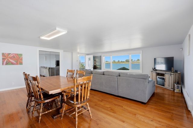 195 Mills Ave, Revere, MA 02151
