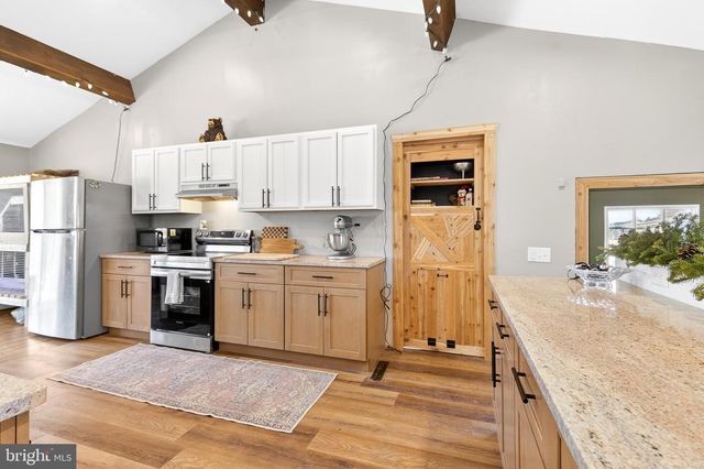 323 EDGEMONT DR, Willow Street, PA 17584