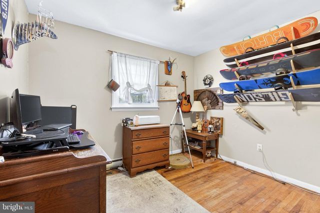 323 EDGEMONT DR, Willow Street, PA 17584