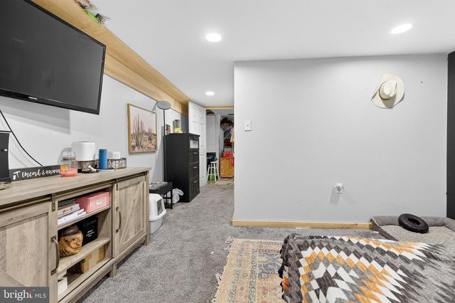 323 EDGEMONT DR, Willow Street, PA 17584