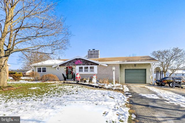 323 EDGEMONT DR, Willow Street, PA 17584