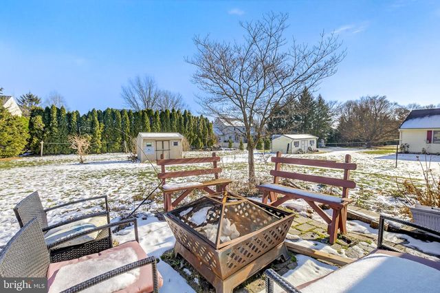 323 EDGEMONT DR, Willow Street, PA 17584