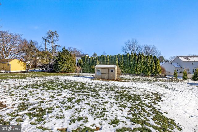 323 EDGEMONT DR, Willow Street, PA 17584