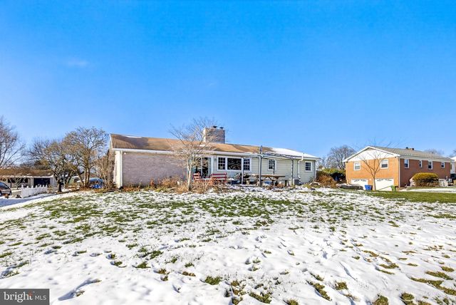 323 EDGEMONT DR, Willow Street, PA 17584