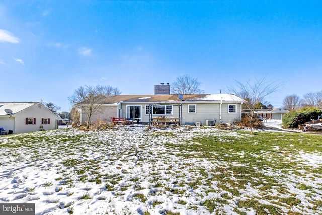 323 EDGEMONT DR, Willow Street, PA 17584