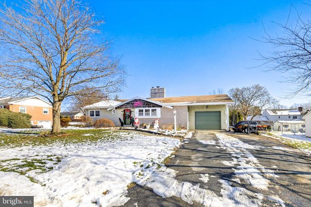 323 EDGEMONT DR, Willow Street, PA 17584