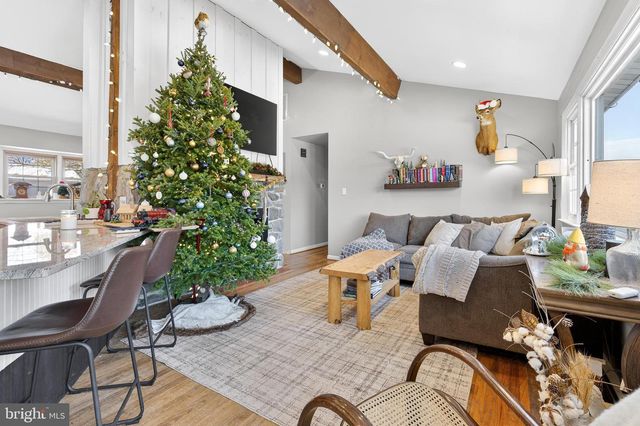 323 EDGEMONT DR, Willow Street, PA 17584