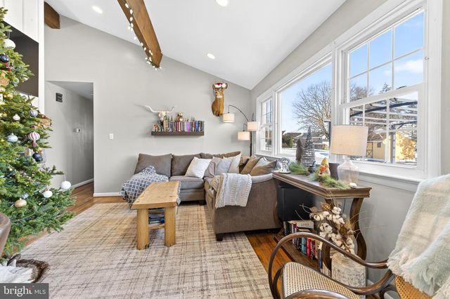 323 EDGEMONT DR, Willow Street, PA 17584