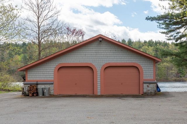 21 Hinds Lane, Pelham, NH 03076