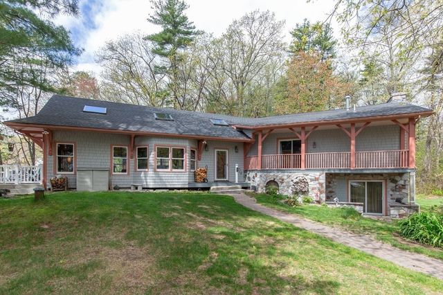 21 Hinds Lane, Pelham, NH 03076