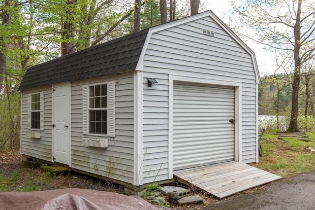 21 Hinds Lane, Pelham, NH 03076