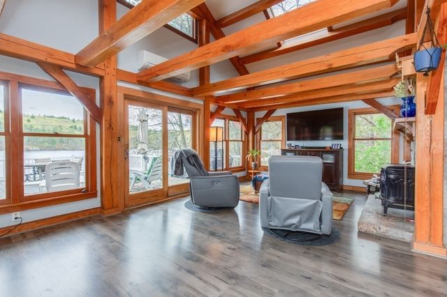 21 Hinds Lane, Pelham, NH 03076