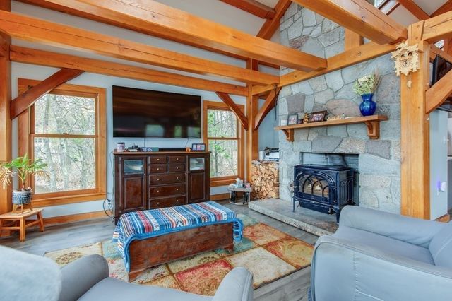 21 Hinds Lane, Pelham, NH 03076