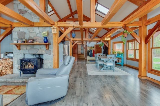 21 Hinds Lane, Pelham, NH 03076