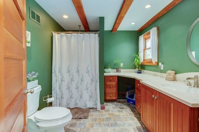 21 Hinds Lane, Pelham, NH 03076