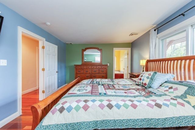21 Hinds Lane, Pelham, NH 03076