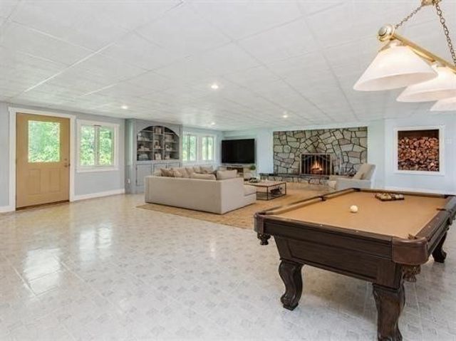 21 Hinds Lane, Pelham, NH 03076