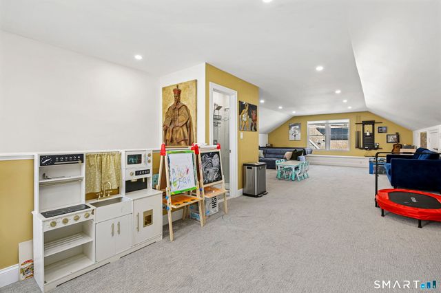 55 Arlington Road, Stamford, CT 06902