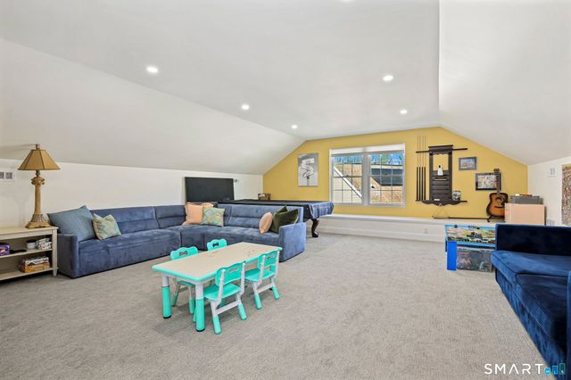 55 Arlington Road, Stamford, CT 06902