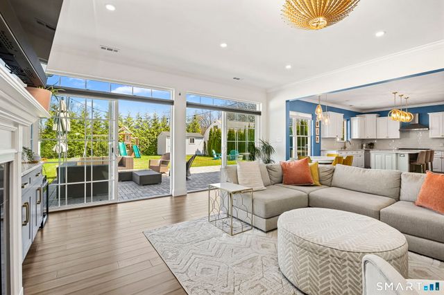 55 Arlington Road, Stamford, CT 06902