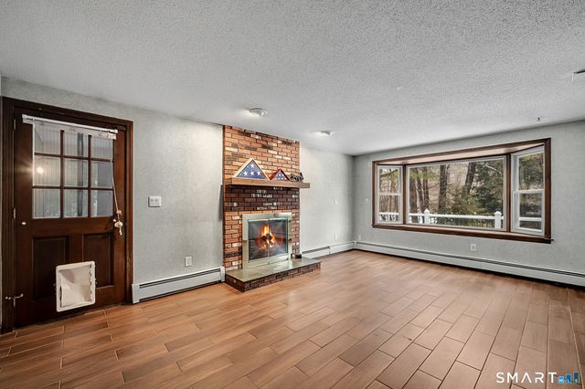 40 Homestead Lane, Avon, CT 06001