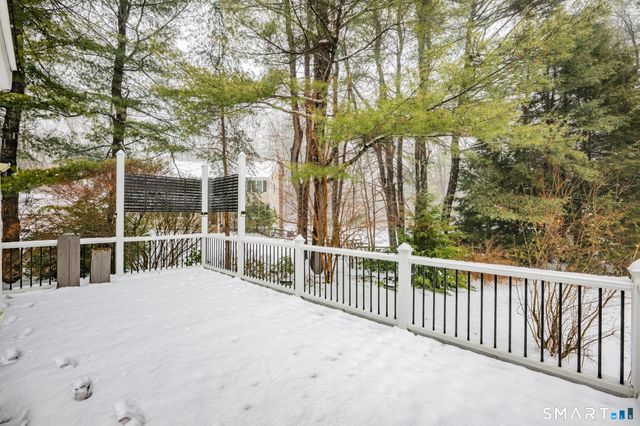 40 Homestead Lane, Avon, CT 06001