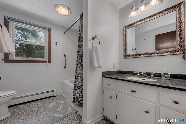 40 Homestead Lane, Avon, CT 06001