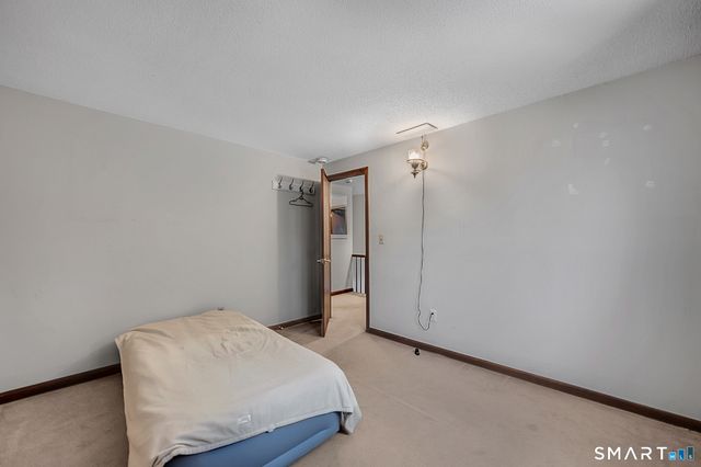 40 Homestead Lane, Avon, CT 06001