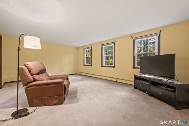 40 Homestead Lane, Avon, CT 06001