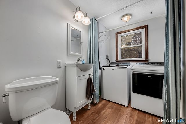 40 Homestead Lane, Avon, CT 06001