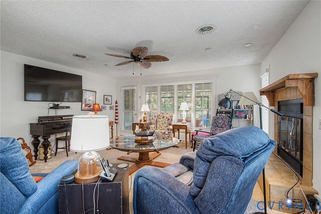 36 Spinnaker Cove Dr, Midlothian, VA 23112