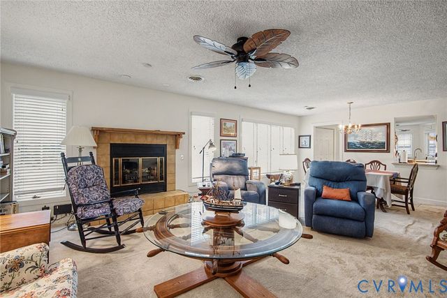 36 Spinnaker Cove Dr, Midlothian, VA 23112