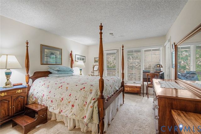 36 Spinnaker Cove Dr, Midlothian, VA 23112