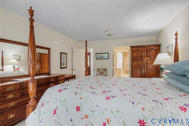36 Spinnaker Cove Dr, Midlothian, VA 23112