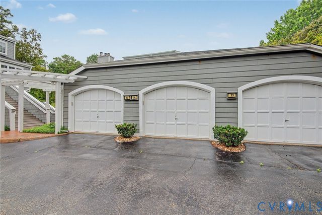 36 Spinnaker Cove Dr, Midlothian, VA 23112
