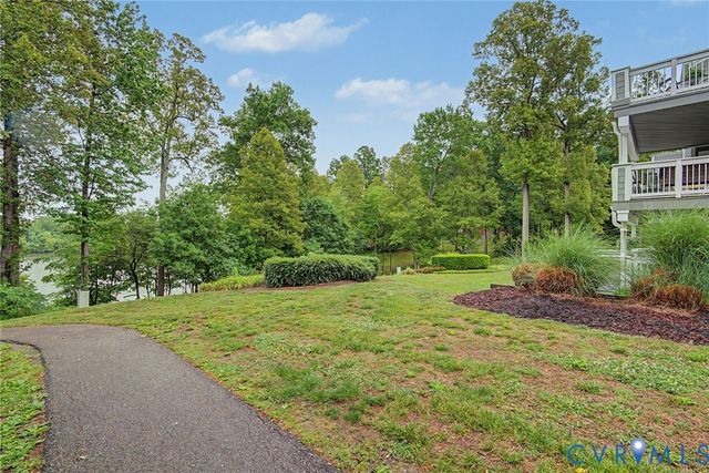 36 Spinnaker Cove Dr, Midlothian, VA 23112