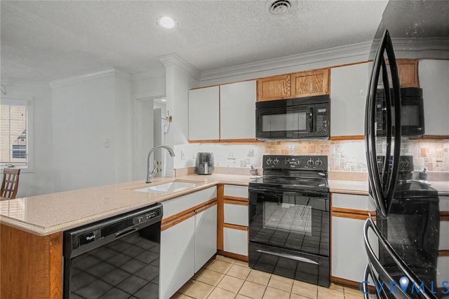 36 Spinnaker Cove Dr, Midlothian, VA 23112