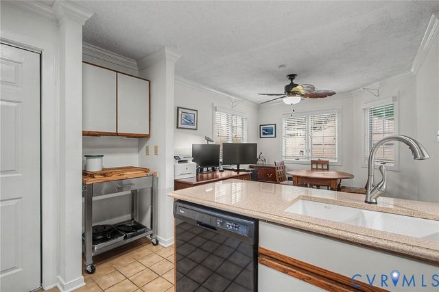 36 Spinnaker Cove Dr, Midlothian, VA 23112