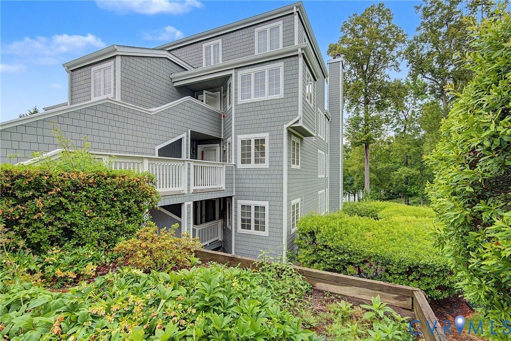 36 Spinnaker Cove Dr, Midlothian, VA 23112