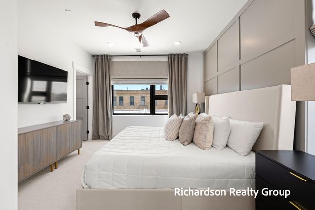 300 Washington Avenue 8, Grand Haven City, MI 49417