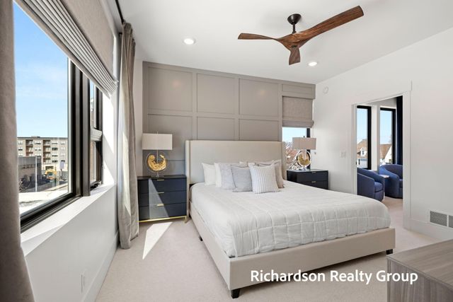 300 Washington Avenue 8, Grand Haven City, MI 49417