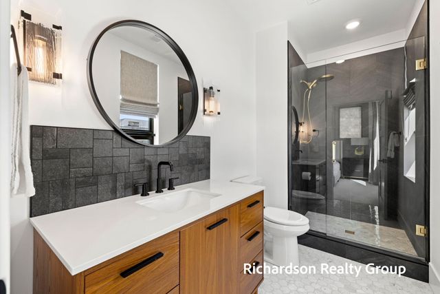 300 Washington Avenue 8, Grand Haven City, MI 49417