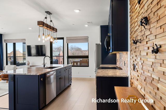 300 Washington Avenue 8, Grand Haven City, MI 49417