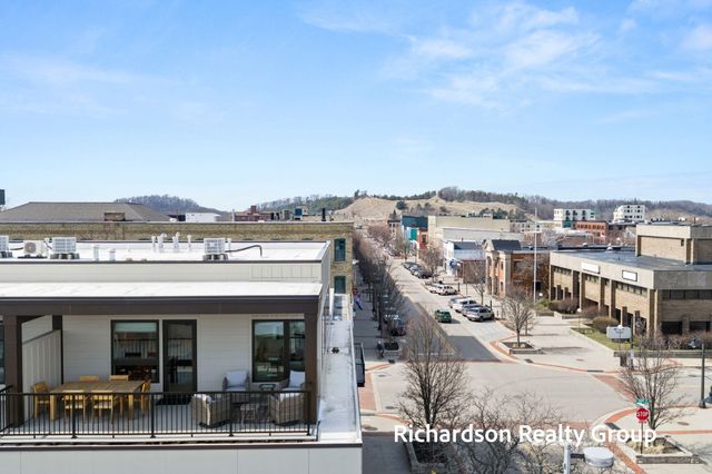 300 Washington Avenue 8, Grand Haven City, MI 49417